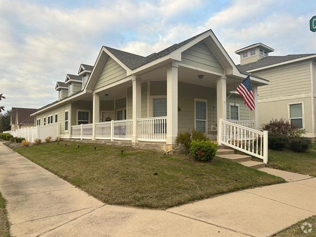 Building Photo - 1901 Plantation Pkwy Rental