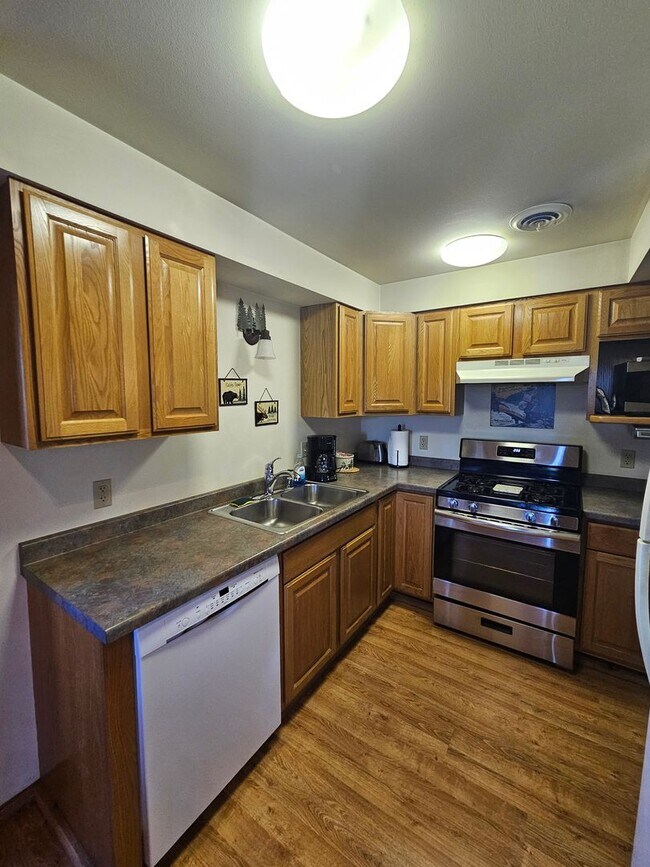 Photo - 2 Bed / 2 Bath Fully Furnished Cabin House...