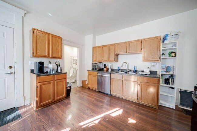 Photo - 4 or 5 Bedroom Right off of High St - OSU ...