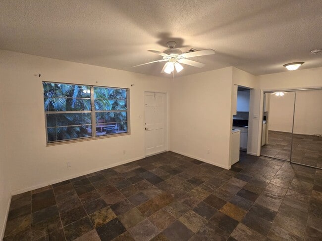 Building Photo - 1500 SW 1st St Unit 2