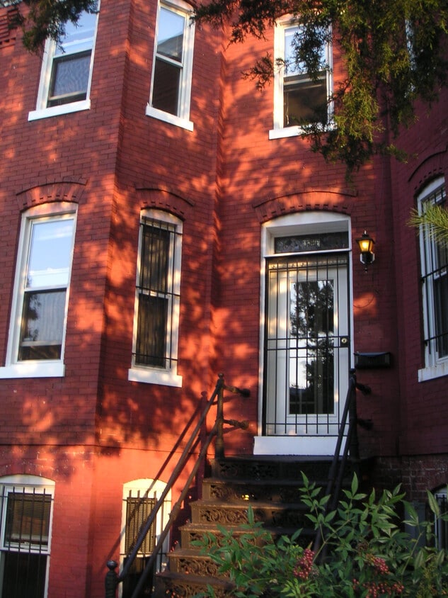 Facade - 1829 Vermont Ave NW (Washington, DC)