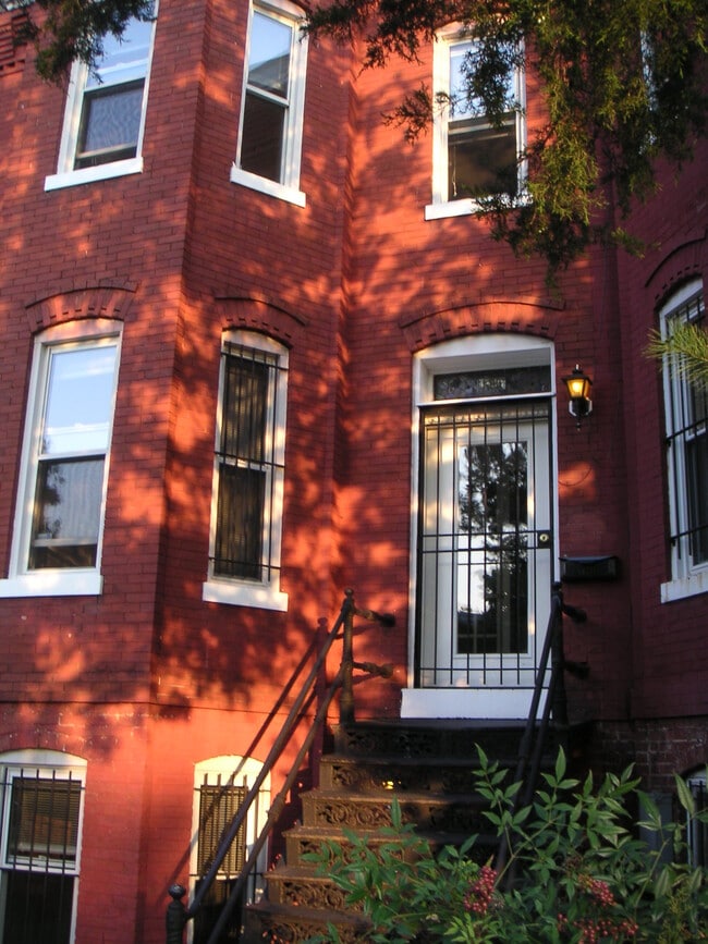 Facade - 1829 Vermont Ave NW House