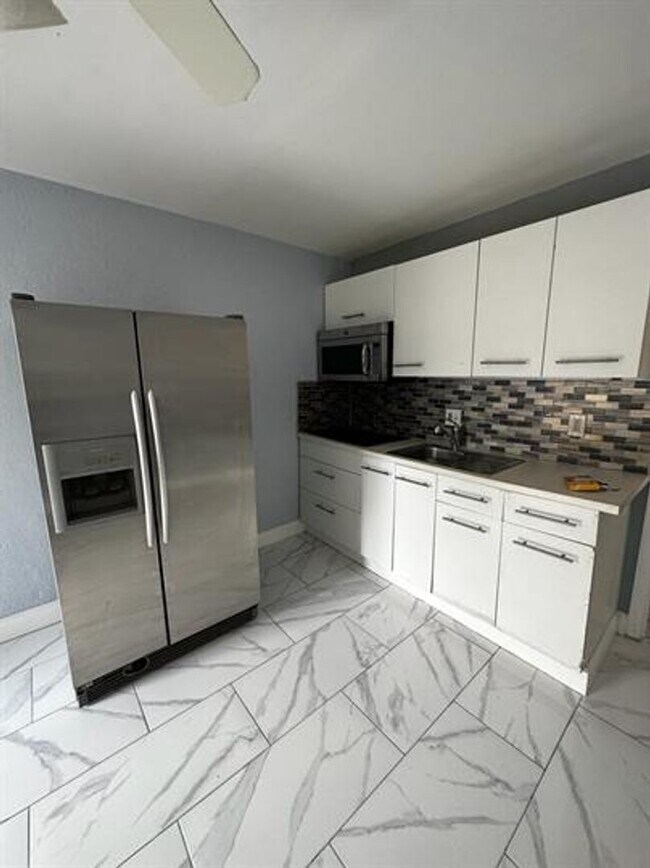 Photo - 3251 SW 44th Ave Unit 201