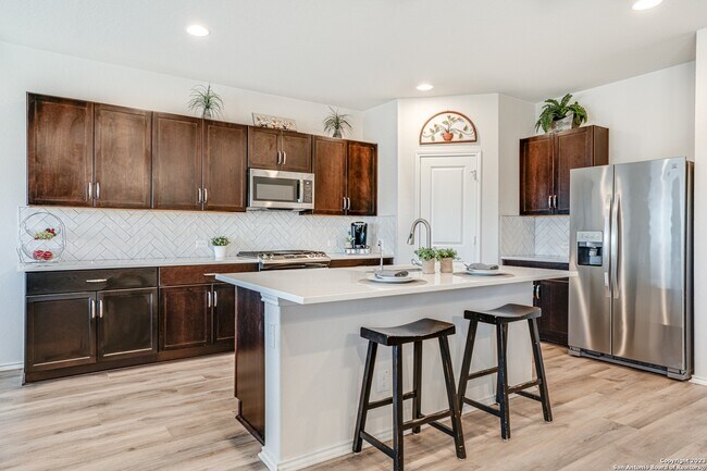 Photo - 2946 Wolfcreek