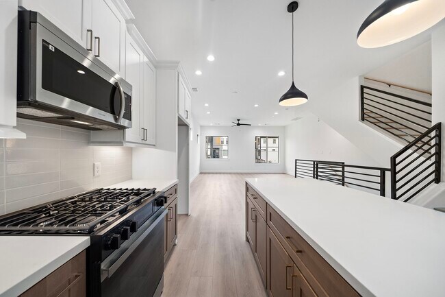 Photo - 2914 Delano St