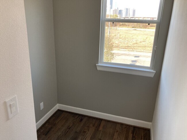 Photo - 304 Jensen Dr