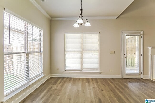 Photo - 108 Lorrin Ln