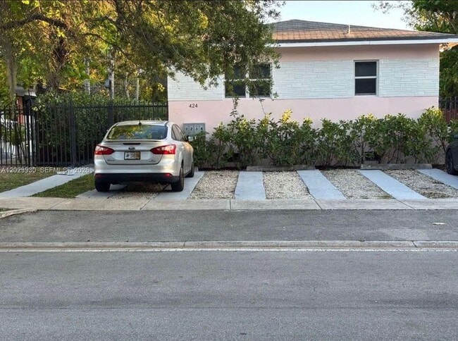Photo - 424 NE 64th St Unidad 2