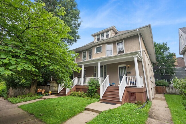 Building Photo - 807 Greenleaf St