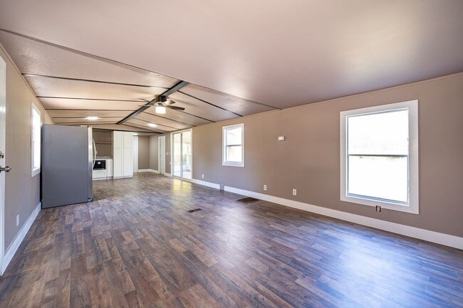 Photo - 101 Caroline Ave