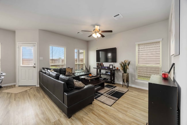 Photo - 6526 Macroom Meadows Ln