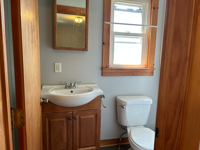 Photo - 239 N Main St Unidad 241-1