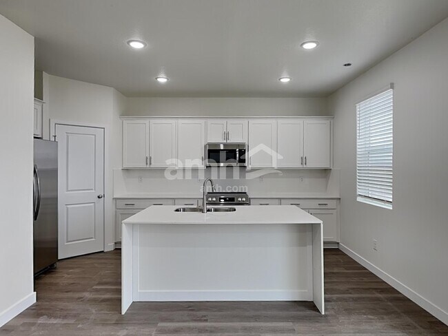 Photo - 1256 W Mahogany St