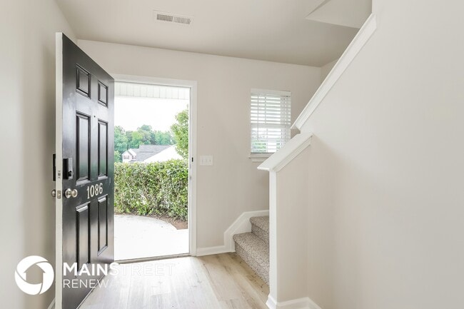 Photo - 1086 Aster Way