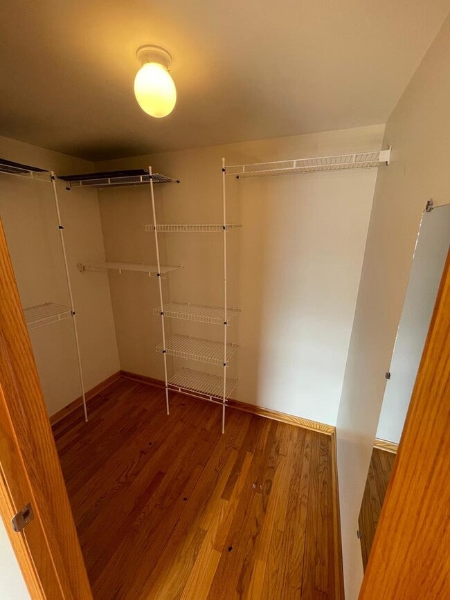 Photo - 2350 W Grand Ave