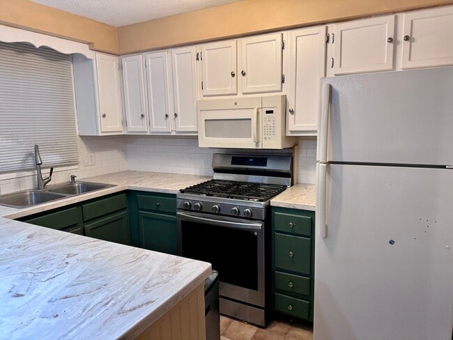 Building Photo - 107 Forestwood Dr Unit 107 Forestwood Dr Rental