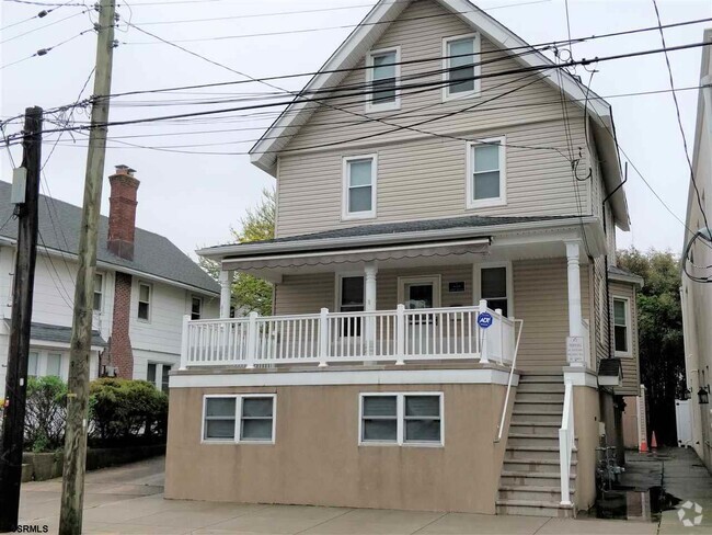 Building Photo - 15 S Little Rock Ave Unit UPSTAIRS Rental
