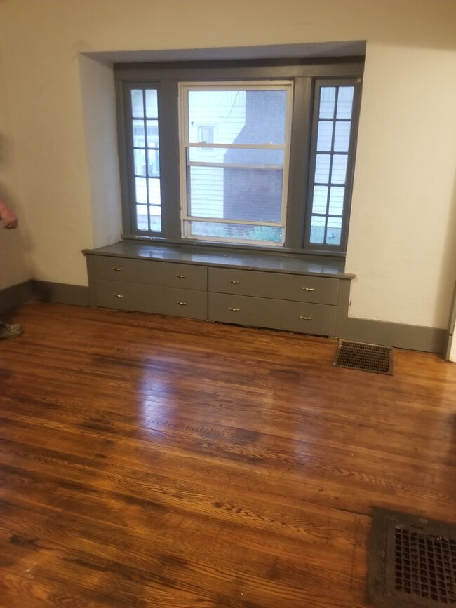 Building Photo - 317 Lexington Ave Rental
