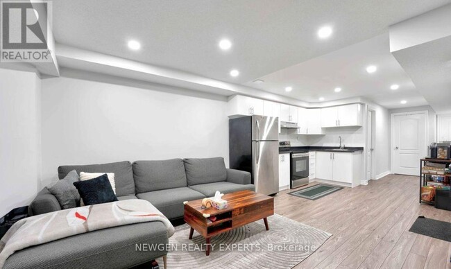 Photo - 68 Root Crescent