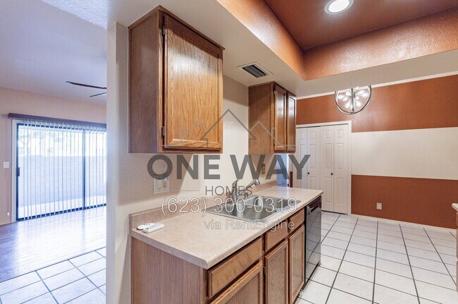 1976 N Lemon Tree Ln