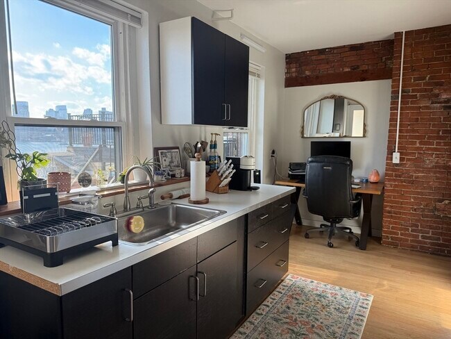 Photo - 179 Webster St