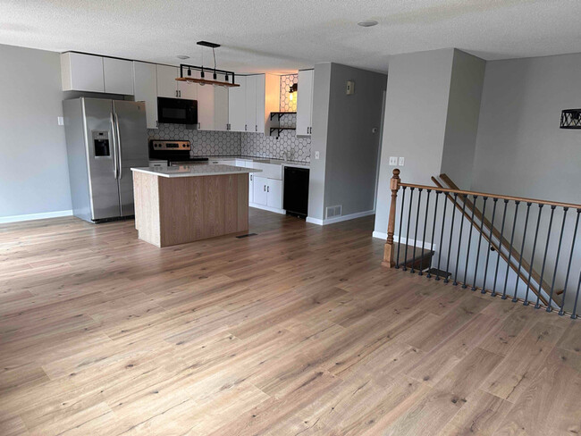Building Photo - 428 Arion St E Rental