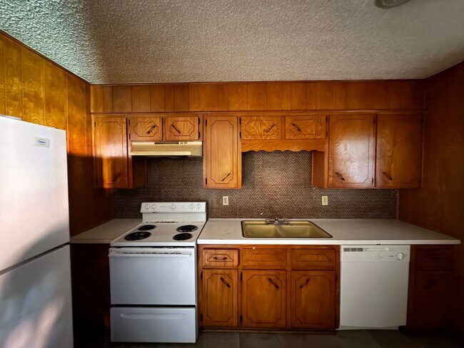 Photo - 425 W Avenue C Unit 3