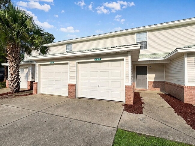 Photo - "Charming 2-Bed Townhouse Oasis - Prime Fort Walton Beach Location!" Unit B