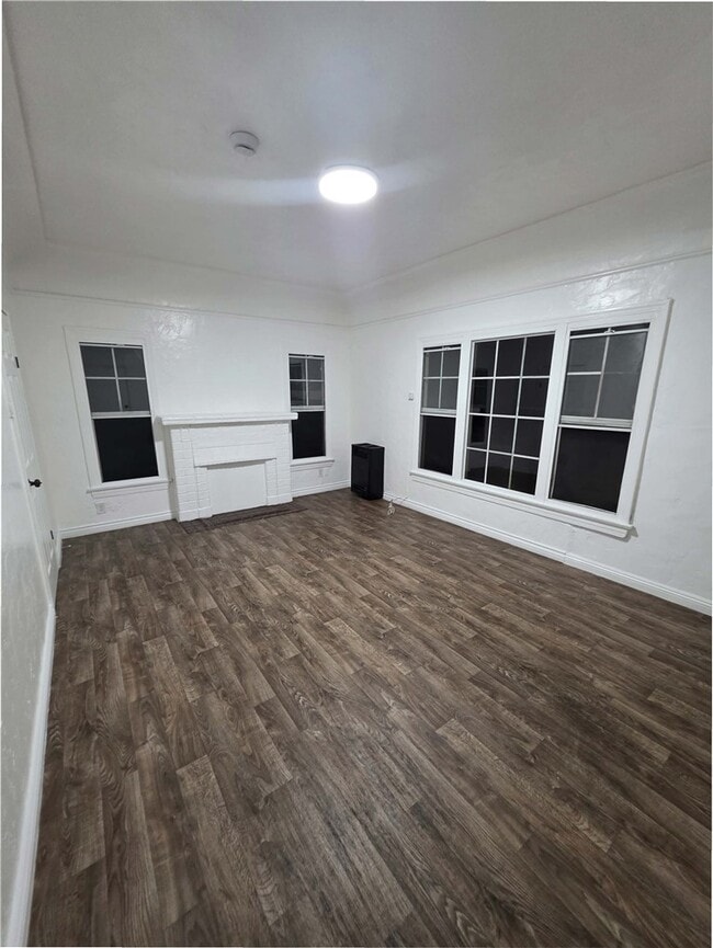 Building Photo - 201 S Soto St Unit 4