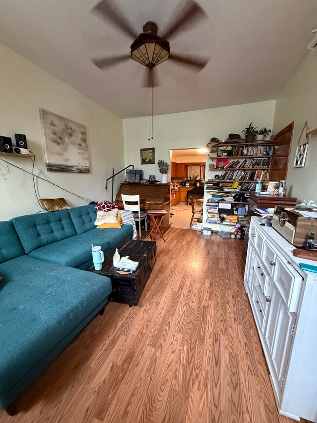 Photo - 2931 W Belmont Ave Unit 1