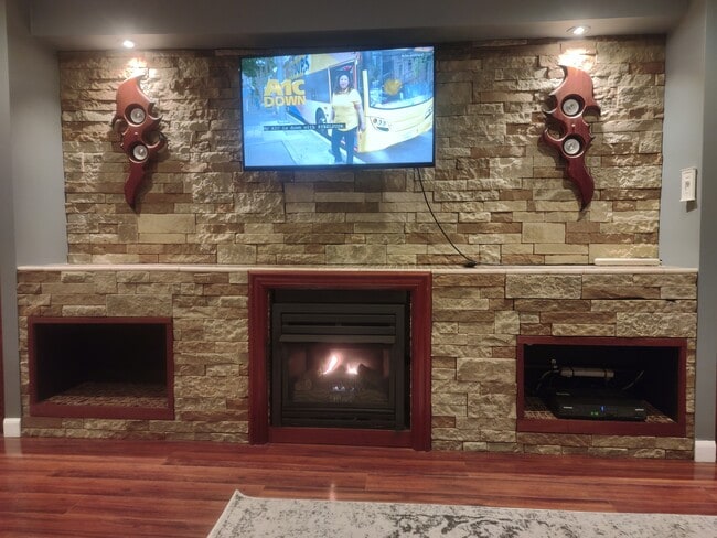 Photo - 13-13 Floral Ave Unit 1