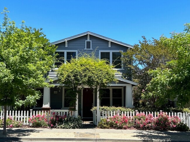 Building Photo - 6740 Yount St