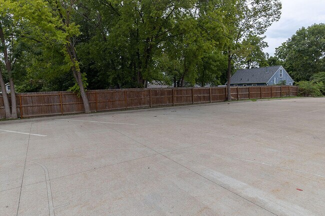 Photo - 1409 Paris Rd