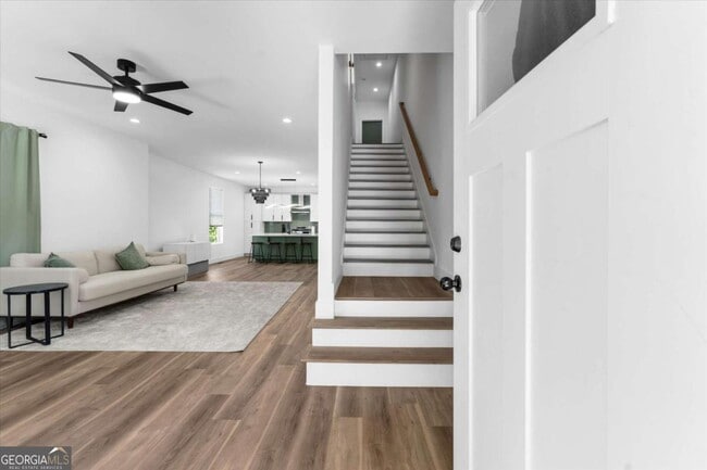 Photo - 598 Formwalt St SW