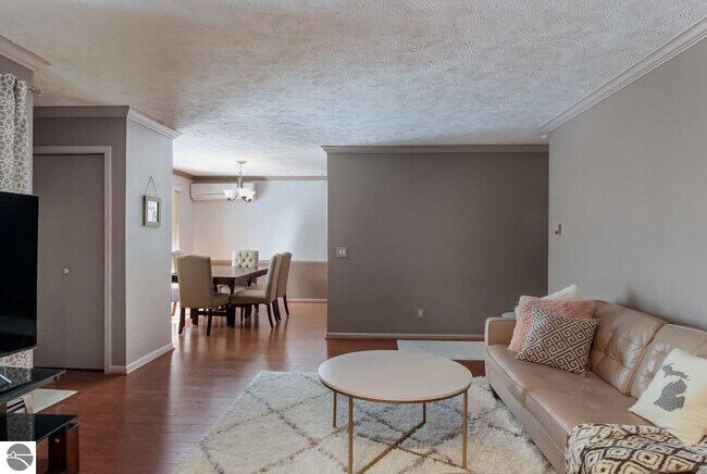 Photo - 3814 Maid Marian Ln