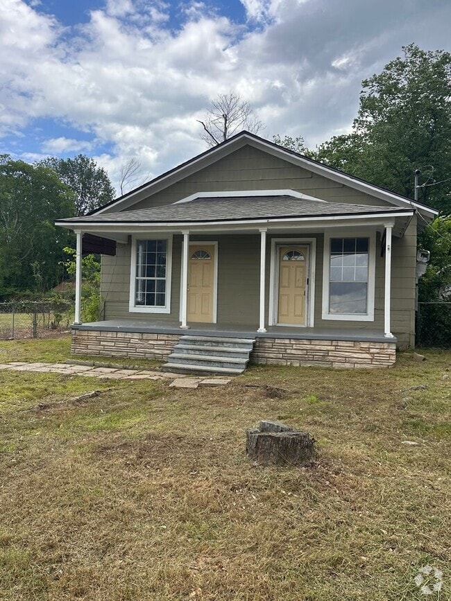 Building Photo - Freshly Remodeled 3 Bedroom / 1 Bathroom Home