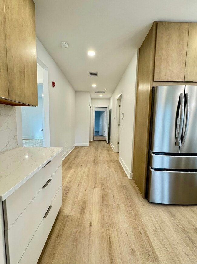 Photo - 85 W High St Unit 3R