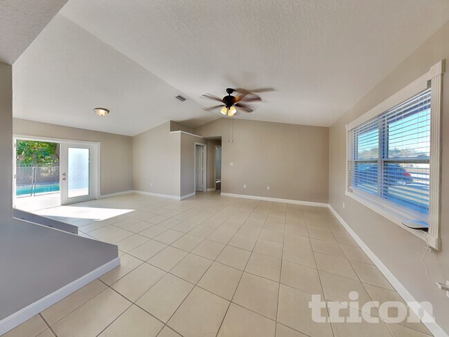 Photo - 27051 Curitiba Dr