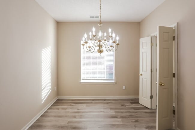 Photo - 1129 Red Fern Cir E