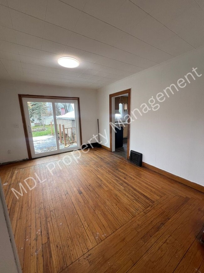 Photo - 3 bed 1 bath Home!