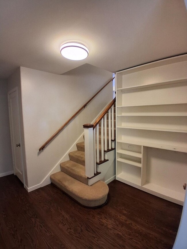 Photo - 1044-1048 Marcussen Drive Unit 1048