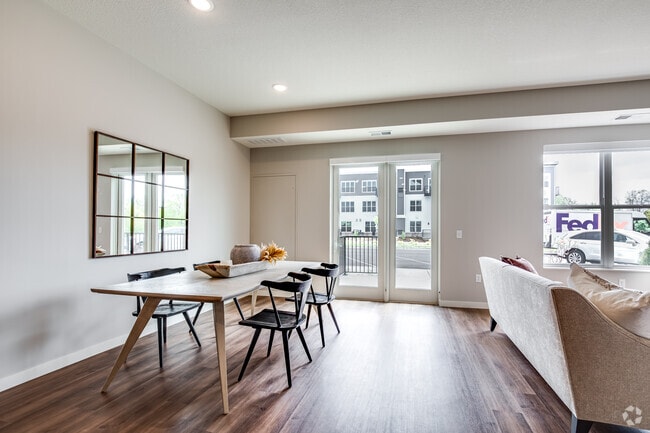 2BR, 3BA Townhome - Dining Room - Carrick Apartments and Townhomes