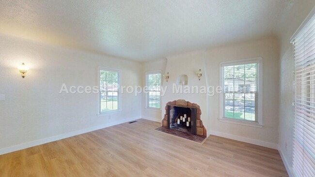 Photo - 1200 Sycamore St