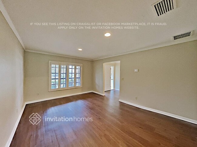 Photo - 622 S Sweetwater Blvd