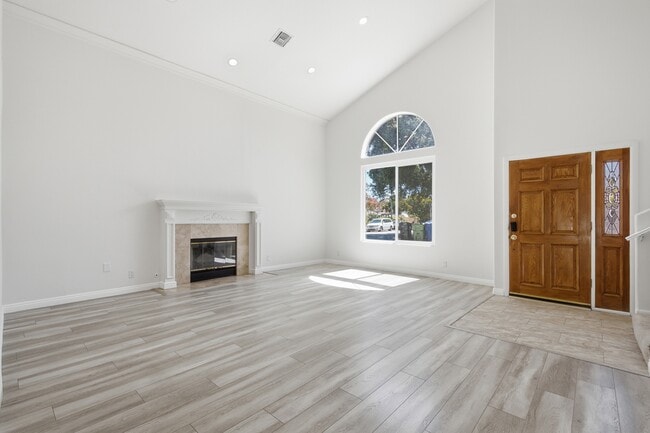 Photo - 19250 W Oxnard St Unit 19250