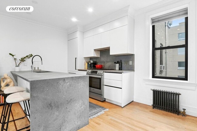 Photo - 24-39-39 38th St