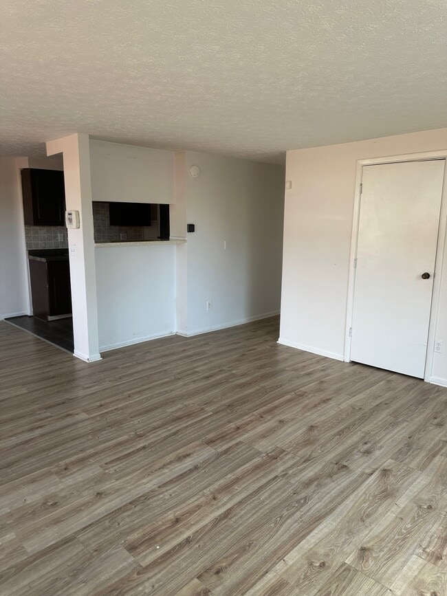 Building Photo - 2448 Burgandy Ln