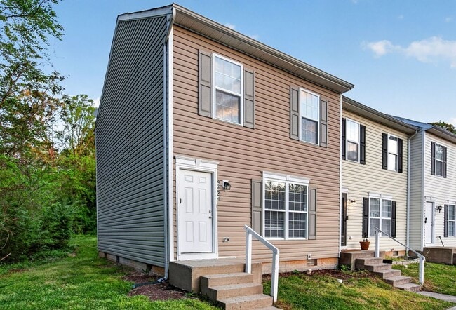 Building Photo - Newly Renovated Townhome in Presidential Lakes