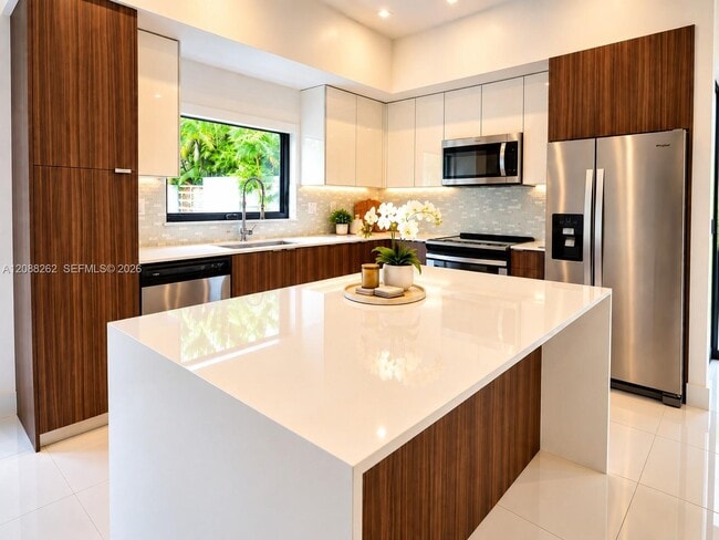 Building Photo - 10432 SW 118th Ave