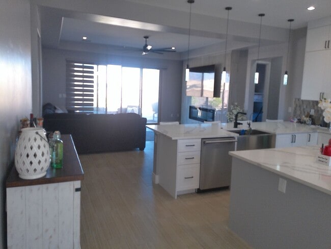 Photo - Beautiful Brand-New Home for Rent in Viewpoint Estates Winter Rental